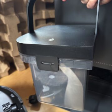 Recensione Eureka J15 Max Ultra, il robot aspirapolvere pensato per animali e pulizia liquidi - macitynet.it