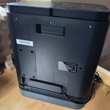 Recensione Eureka J15 Max Ultra, il robot aspirapolvere pensato per animali e pulizia liquidi - macitynet.it