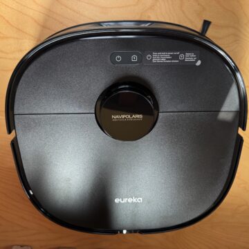 Recensione Eureka J15 Max Ultra, il robot aspirapolvere pensato per animali e pulizia liquidi - macitynet.it