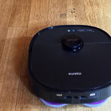 Recensione Eureka J15 Max Ultra, il robot aspirapolvere pensato per animali e pulizia liquidi - macitynet.it