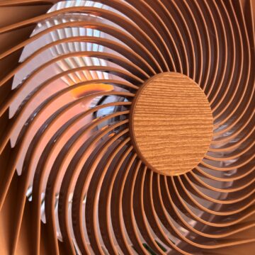 Recensione SwitchBot Standing Circulator Fan, ventilatore smart a batteria controllabile nei dettagli - macitynet.it