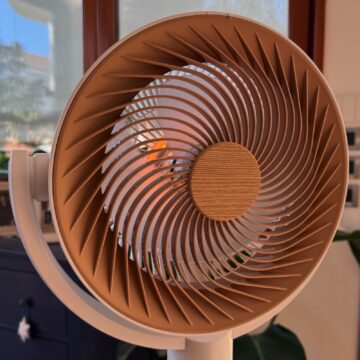 Recensione SwitchBot Standing Circulator Fan, ventilatore smart a batteria controllabile nei dettagli - macitynet.it