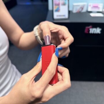 Computex 2026: per E Ink l'e-paper smette di essere un'etichetta e diventa infrastruttura visiva a bassa energia - macitynet.it