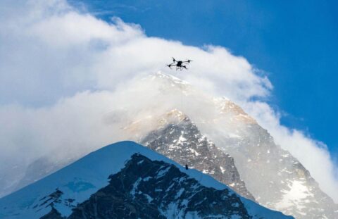 Oltre gli ottomila metri, i droni DJI per sicurezza e ricerca sul Monte Everest