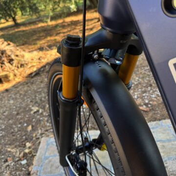 ENGWE E26 3.0 Pro, la bici eSUV con il motore centrale cambia la guida, prime impressioni - macitynet.it