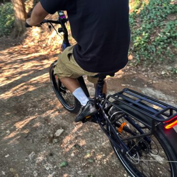 ENGWE E26 3.0 Pro, la bici eSUV con il motore centrale cambia la guida, prime impressioni - macitynet.it
