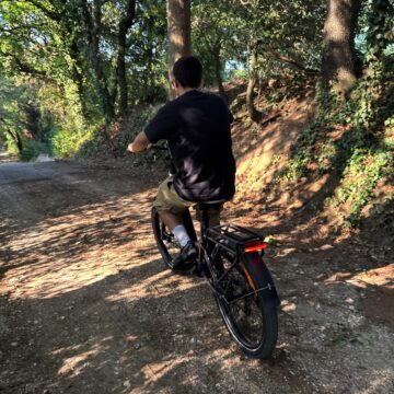 ENGWE E26 3.0 Pro, la bici eSUV con il motore centrale cambia la guida, prime impressioni - macitynet.it