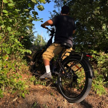 ENGWE E26 3.0 Pro, la bici eSUV con il motore centrale cambia la guida, prime impressioni - macitynet.it