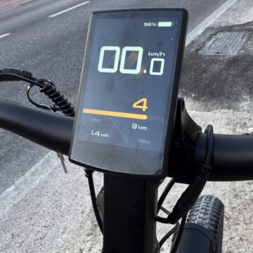 ENGWE E26 3.0 Pro, la bici eSUV con il motore centrale cambia la guida, prime impressioni - macitynet.it