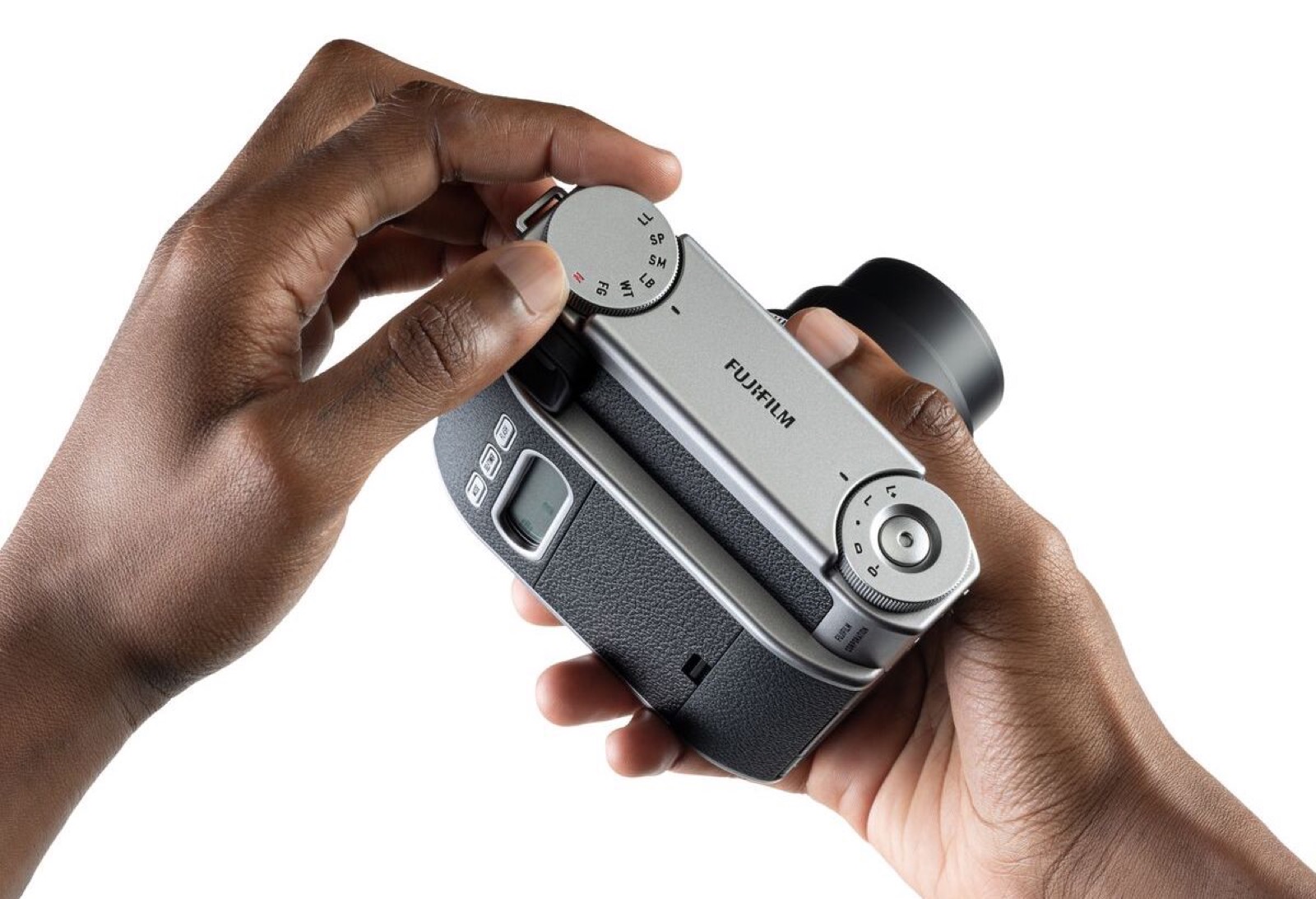 Fujifilm instax mini 99 arriva anche in argento: stessa dotazione, cambia il look - macitynet.it Fujifilm instax mini 99 arriva anche in argento: stessa dotazione, cambia il look - macitynet.it