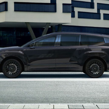 Hyundai aggiorna IONIQ 9 con il MY 2027 e debutta allestimento Calligraphy Black Ink - macitynet.it