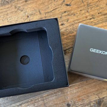 Recensione Geekom IT 13 Max 2026, piccolo e potente - macitynet.it