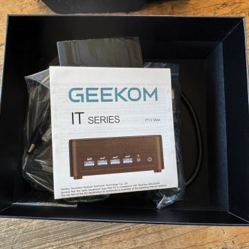 Recensione Geekom IT 13 Max 2026, piccolo e potente - macitynet.it