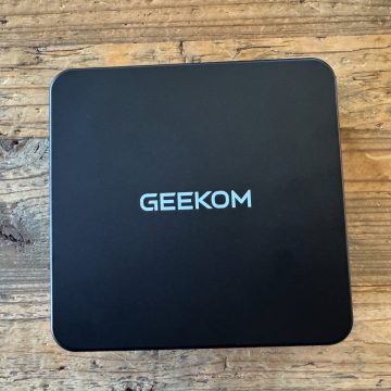 Recensione Geekom IT 13 Max 2026, piccolo e potente - macitynet.it