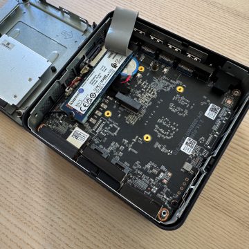 Recensione Geekom IT 13 Max 2026, piccolo e potente - macitynet.it
