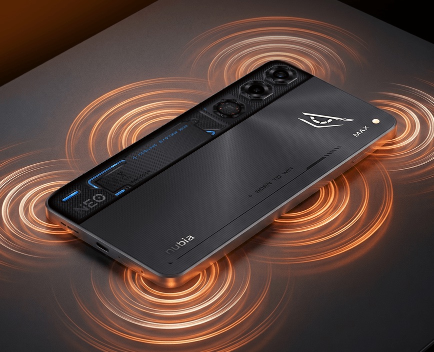 Con Neo 5 Max Nubia inaugura l'era dei PadPhone per giocatori - macitynet.it Con Neo 5 Max Nubia inaugura l'era dei PadPhone per giocatori - macitynet.it