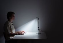Da BenQ lampada che mancava all’iMac iScreenBar, da Benq una barra luminosa per iMac - macitynet.it