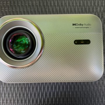 Recensione Blackview PV1000 Max, il proiettore Full HD economico che sorprende per luminosità e VIDAA - macitynet.it