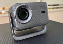 Recensione Blackview PV1000 Max, il proiettore Full HD economico che sorprende per luminosità e VIDAA Recensione Blackview PV1000 Max, il proiettore Full HD economico che sorprende per luminosità e VIDAA - macitynet.it