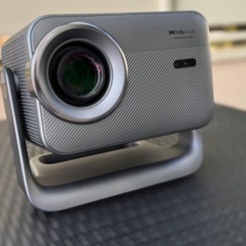 Recensione Blackview PV1000 Max, il proiettore Full HD economico che sorprende per luminosità e VIDAA - macitynet.it