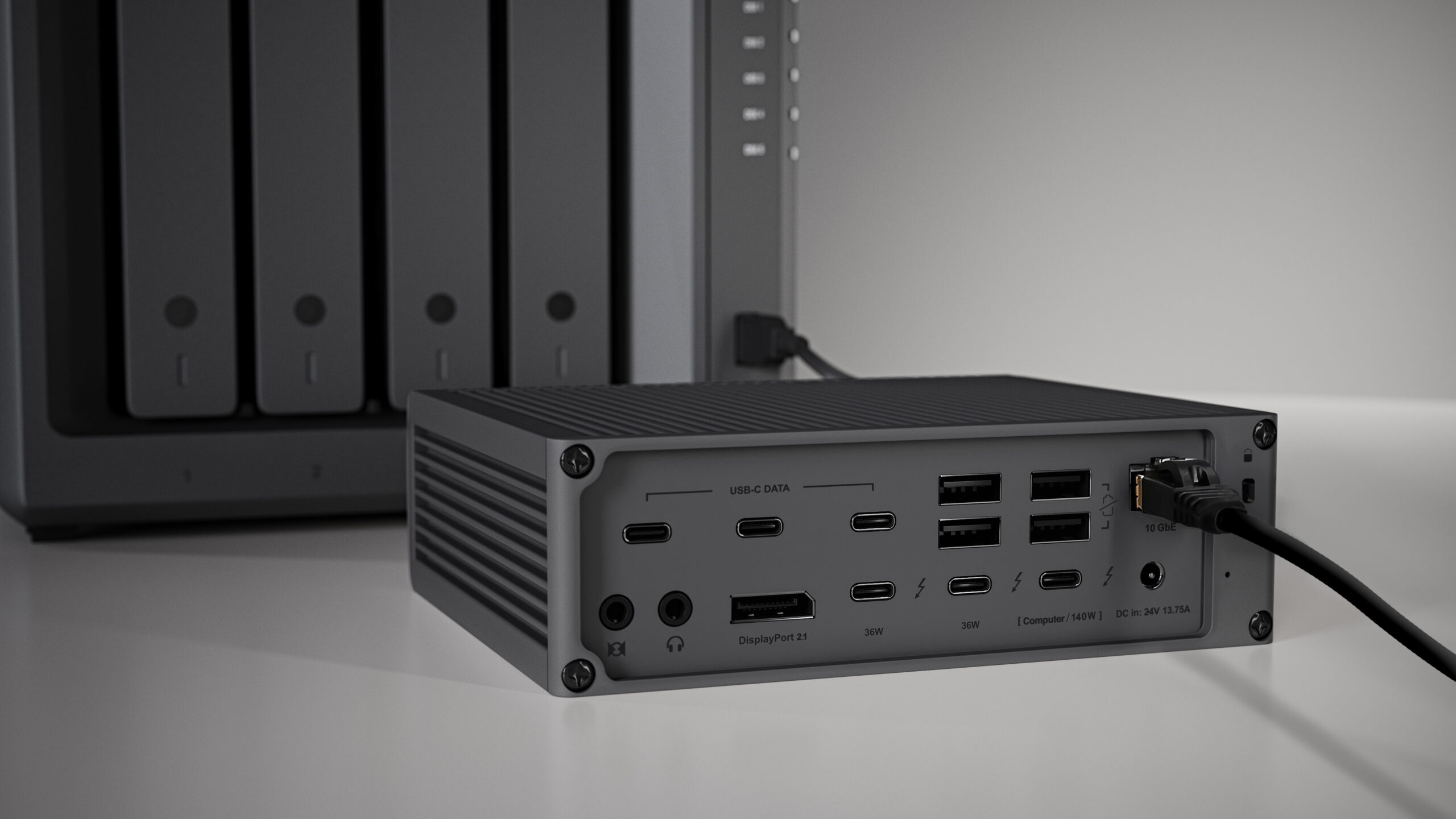 Ethernet 10 Gigabit CalDigit TS5 Plus Porta Ethernet 10 Gigabit sul retro del CalDigit TS5 Plus