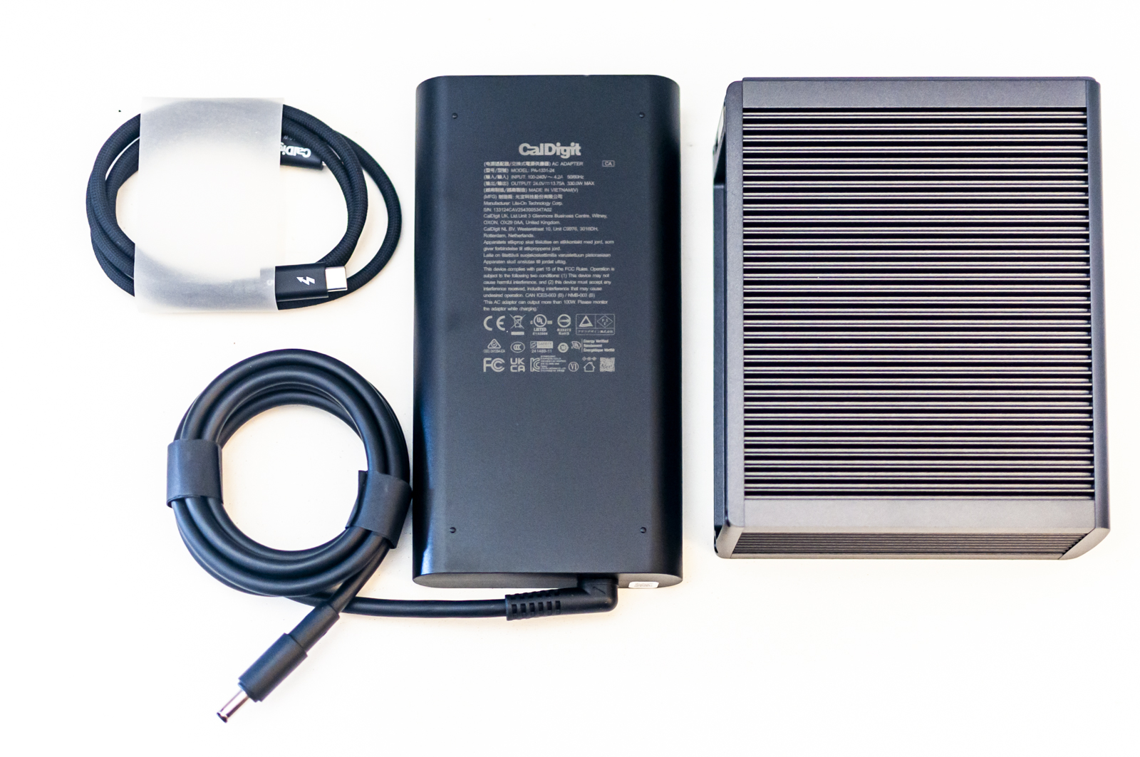 Contenuto della confezione CalDigit TS5 Plus CalDigit TS5 Plus con alimentatore e cavo Thunderbolt 5