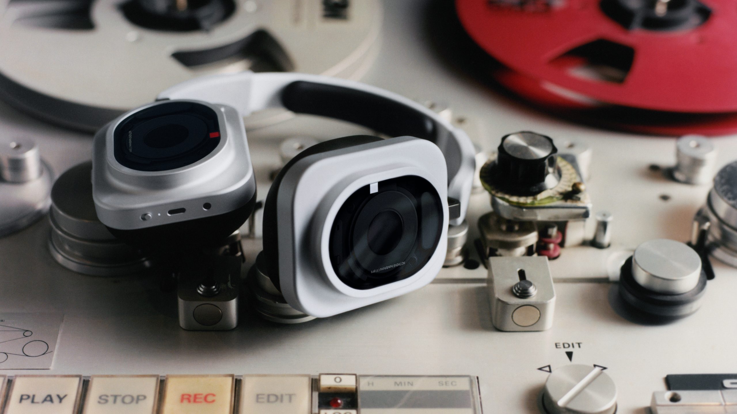 Nothing Headphone (1) Pro, le cuffie da tutti i giorni puntano al mix professionale - macitynet.it Nothing Headphone (1) Pro, le cuffie da tutti i giorni puntano al mix professionale - macitynet.it