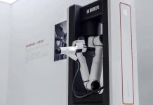 2,25 MW, 1,5 MW o 500 kW: perché Geely, BYD e Tesla ricaricano in modo diverso 2,25 MW, 1,5 MW o 500 kW: perché Geely, BYD e Tesla ricaricano in modo diverso - macitynet.it