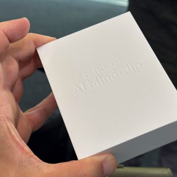 Recensione SwitchBot AI MindClip: registra tutto ma sorprende quando deve capire - macitynet.it