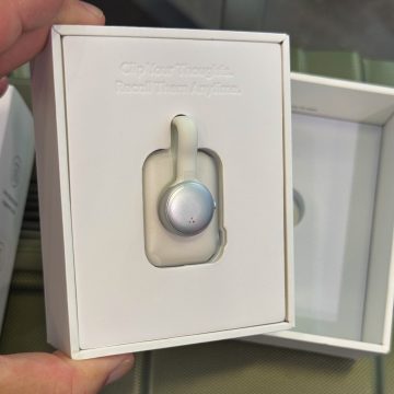 Recensione SwitchBot AI MindClip: registra tutto ma sorprende quando deve capire - macitynet.it