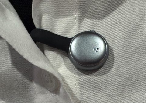 Recensione SwitchBot AI MindClip: registra tutto ma sorprende quando deve capire