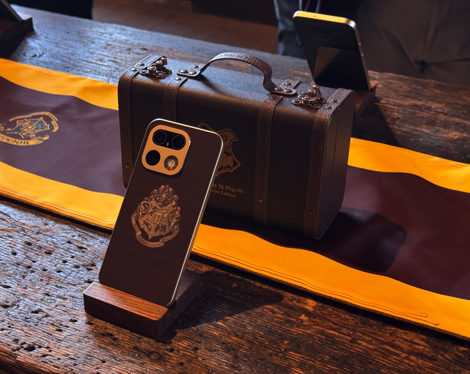 realme 16 Pro Harry Potter Edition, il telefono di Hogwarts arriva con un baule da collezione - macitynet.it realme 16 Pro Harry Potter Edition, il telefono di Hogwarts arriva con un baule da collezione - macitynet.it