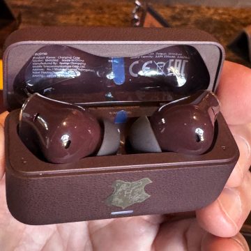 realme 16 Pro Harry Potter Edition, il telefono di Hogwarts arriva con un baule da collezione - macitynet.it
