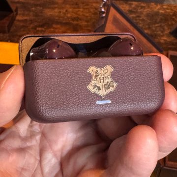 realme 16 Pro Harry Potter Edition, il telefono di Hogwarts arriva con un baule da collezione - macitynet.it