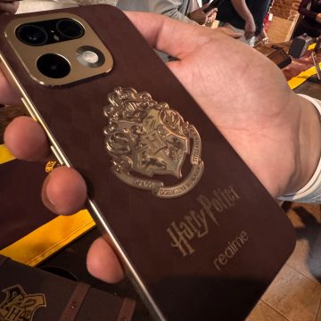 realme 16 Pro Harry Potter Edition, il telefono di Hogwarts arriva con un baule da collezione - macitynet.it