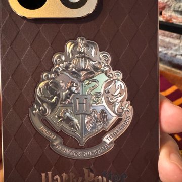 realme 16 Pro Harry Potter Edition, il telefono di Hogwarts arriva con un baule da collezione - macitynet.it