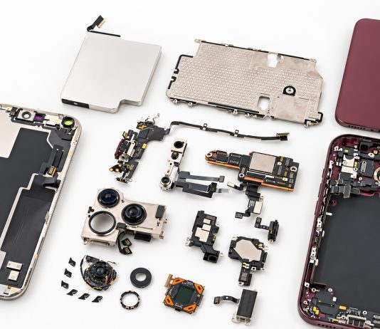 iPhone 18 Pro aperto da iFixit: dentro è geniale, ripararlo resta un incubo iPhone 18 Pro aperto da iFixit: dentro è geniale, ripararlo resta un incubo - macitynet.it