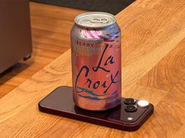 iPhone 18 Pro raffreddato a… lattina: l’insolito esperimento aumenta del 25% le prestazioni iPhone 18 Pro raffreddato a... bibita! L'insolito esperimento che migliora le prestazioni del 25% - macitynet.it