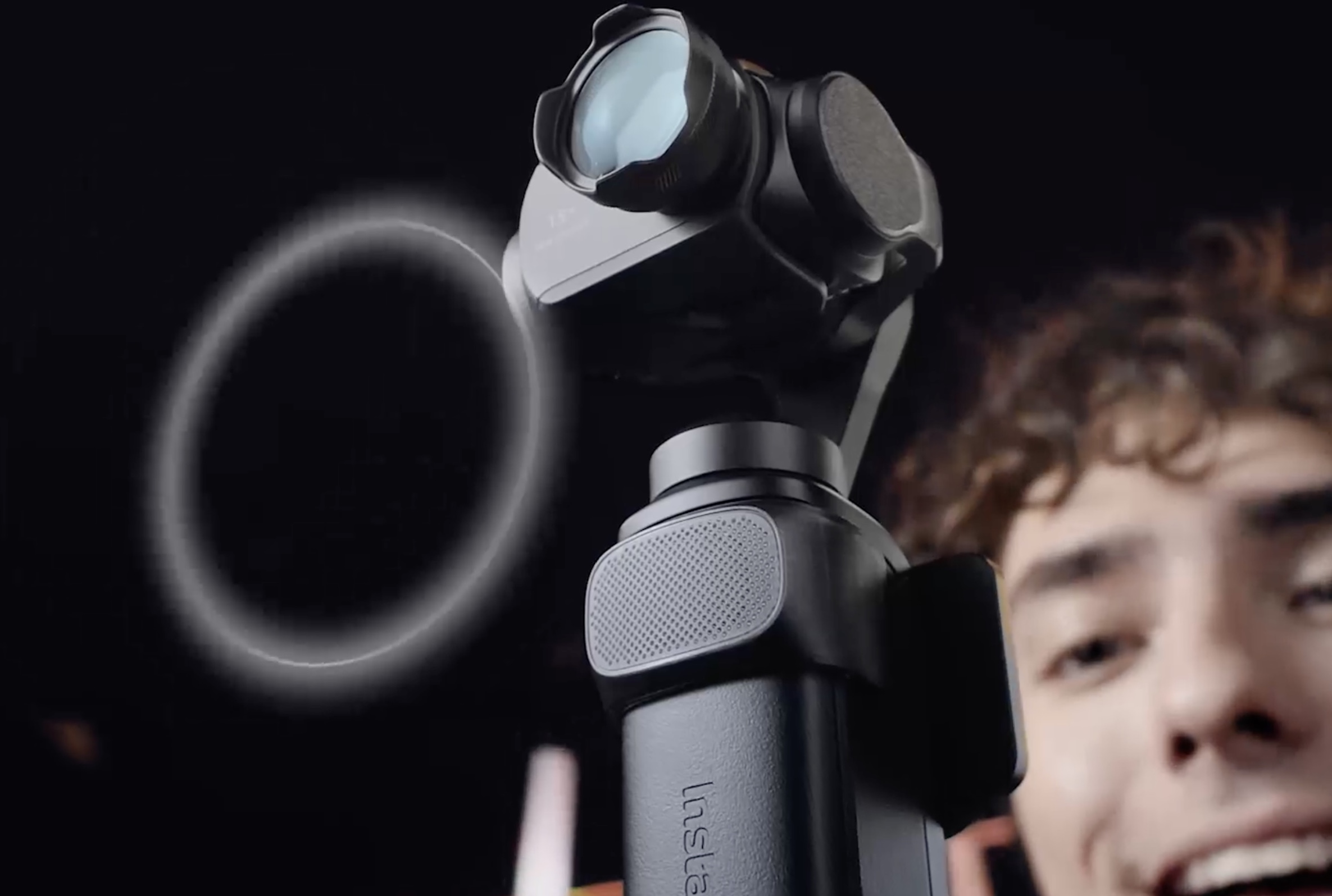 Insta360 Luna Ultra, lo zoom sale a 15× e arriva il video verticale 4K - macitynet.it Insta360 Luna Ultra, lo zoom sale a 15× e arriva il video verticale 4K - macitynet.it