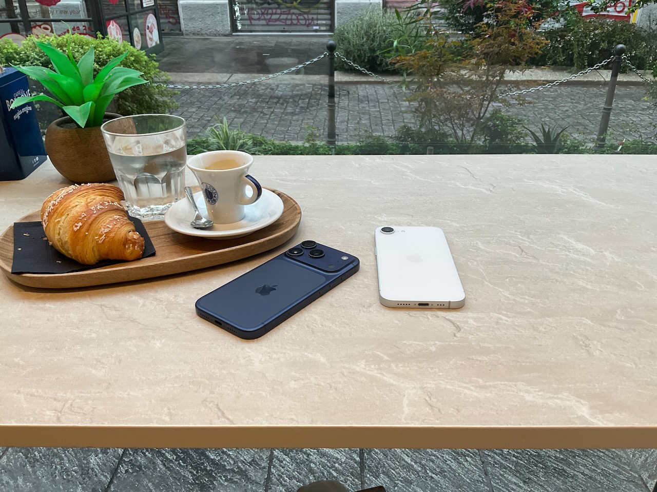 Recensione di iPhone 17 Pro con iOS 27: cosa cambia davvero nell'uso quotidiano - macitynet.it Recensione di iPhone 17 Pro con iOS 27: cosa cambia davvero nell'uso quotidiano - macitynet.it