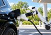 Quattro minuti e mezzo per ricaricare l’auto elettrica: Geely sfida BYD macitynet.it