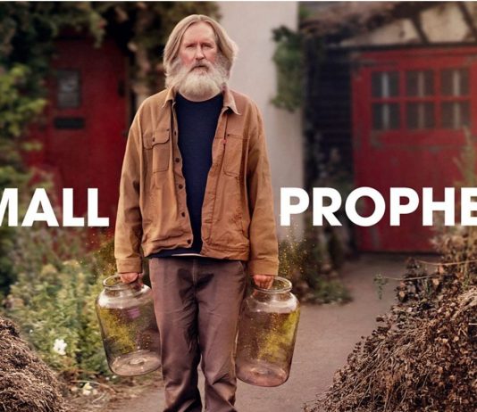 Il pirata di Pirati dei Caraibi e un Monty Python insieme nella nuova commedia di Apple TV Apple TV, il trailer di Small Prophets - macitynet.it