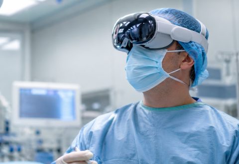 Apple Vision Pro è quasi morto, ma in sala operatoria trova un futuro