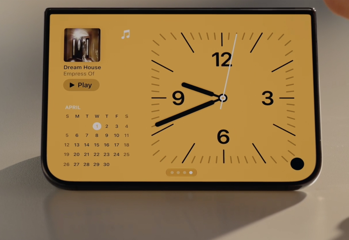 StandBy su iPhone Duo: cinque viste aggiuntive individuate, compreso Snoopy - macitynet.it Tre esempi di quadranti StandBy su iPhone Duo, tra calendario, orologio e personalizzazione