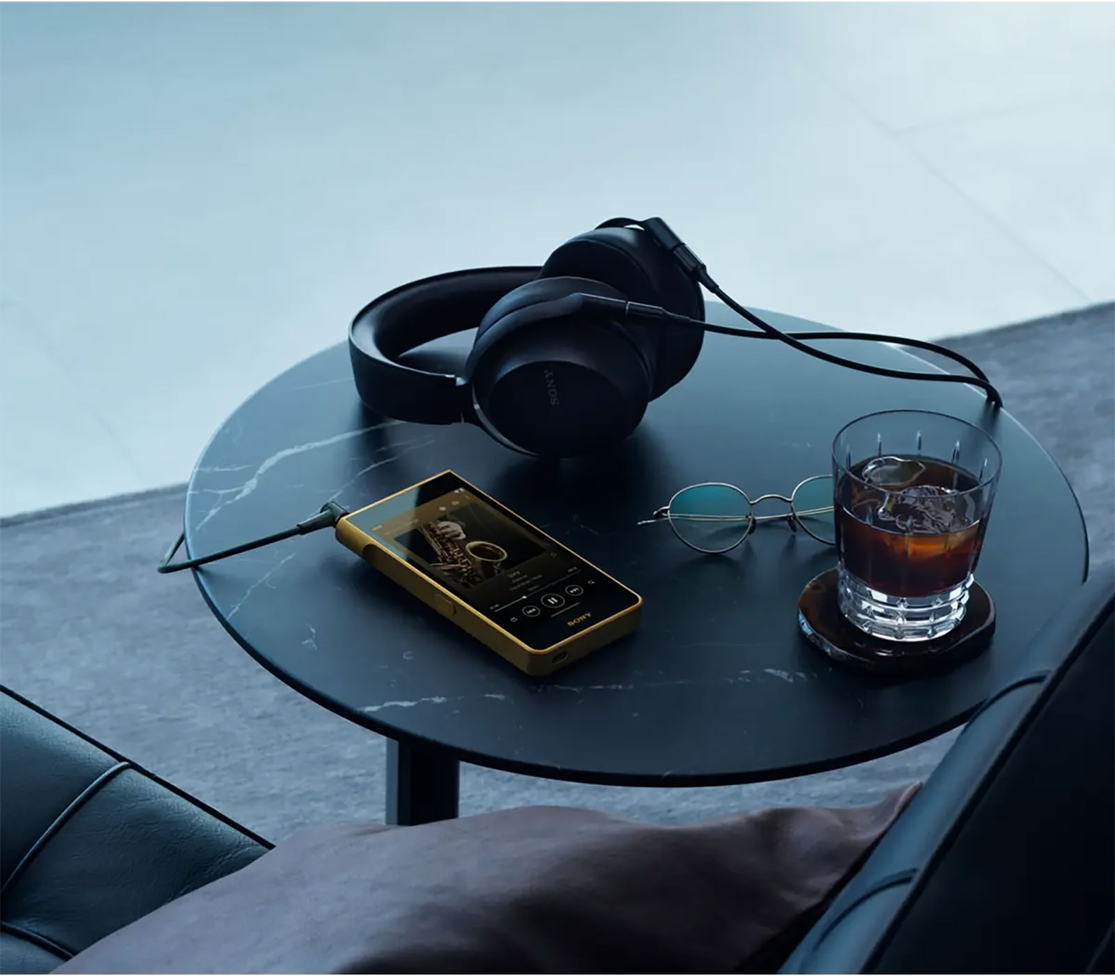 Sony rilancia il Walkman: fino a 5.900$ per un lettore musicale Android placcato oro - macitynet.it Sony rilancia il Walkman: fino a 5.900$ per un lettore musicale Android placcato oro - macitynet.it