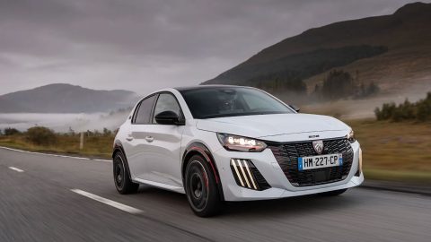 Peugeot E-208 GTi 281 CV, l’elettrica con l’autonomia che cambia con le gomme