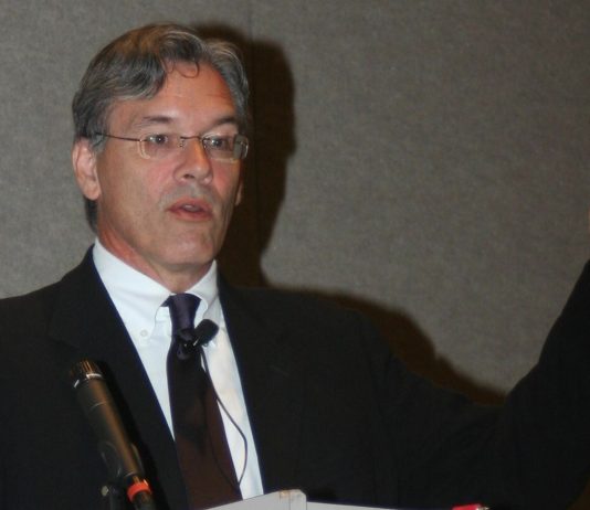 È morto Robert X. Cringely, il giornalista dell’intervista perduta a Steve Jobs Addio a Robert X. Cringely, giornalista e storico della Silicon Valley - macitynet.it