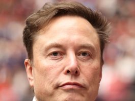 Elon Musk vuole offrire un’azione SpaceX a ogni bambino statunitense Elon Musk vuole offrire un’azione SpaceX a ogni bambino statunitense - macitynet.it