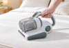 Dormire in un letto davvero pulito? Hoover HMC5 batte, aspira e igienizza il materasso: 96€ Dormire in un letto davvero pulito? Hoover HMC5 batte, aspira e igienizza il materasso: 96€ - macitynet.it