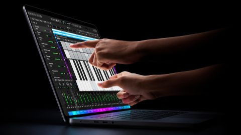 Apple annuncia i MacBook con Oled e schermo Touch